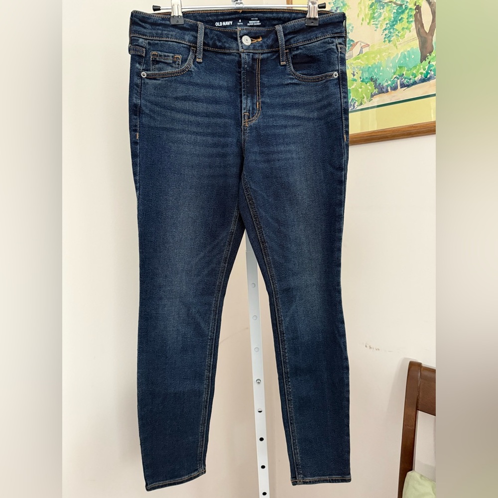 Old Navy Mid-Rise Rockstar Supper Skinny Jeans. Size 4 Petite